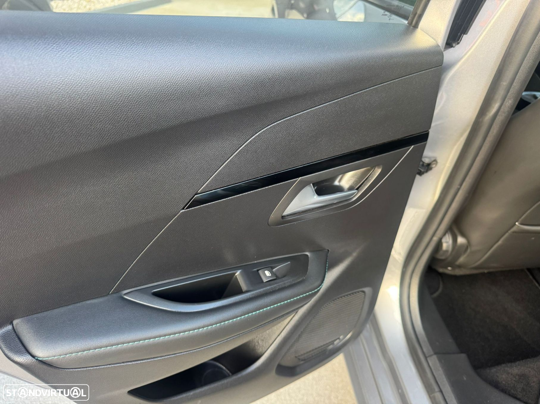 Peugeot 208 1.2 PureTech Allure Pack - 19