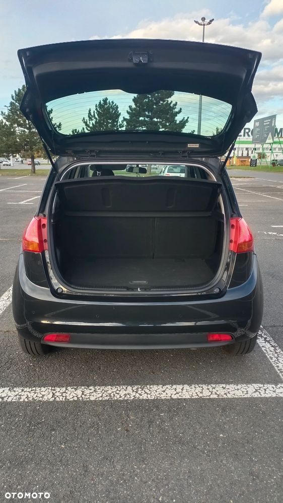 Kia Venga - 7