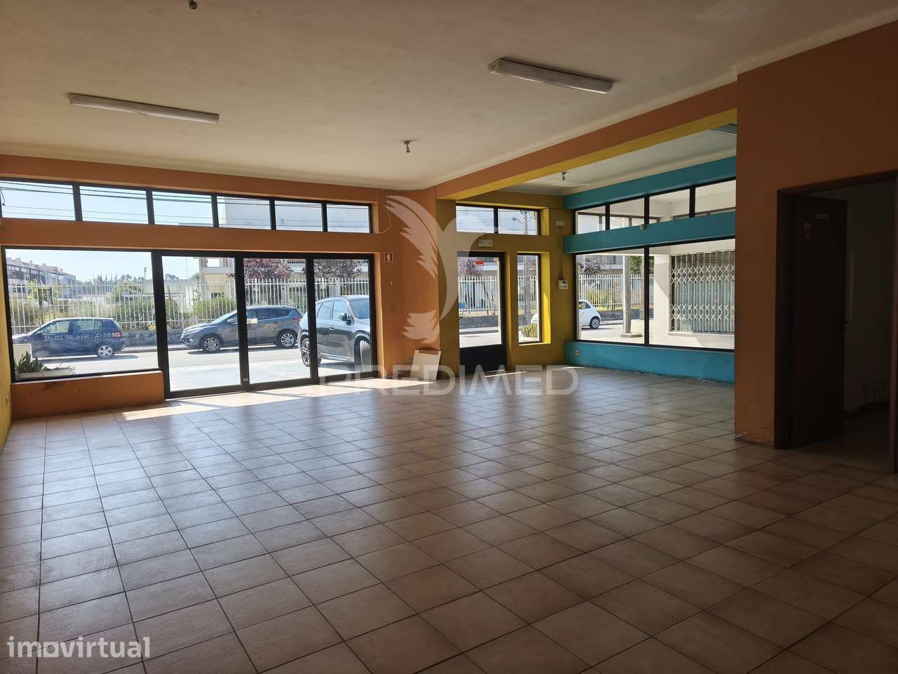 Loja 125 m² com Garagem | Possibilidade de Conversão em Habitação |... - Grande imagem: 2/4