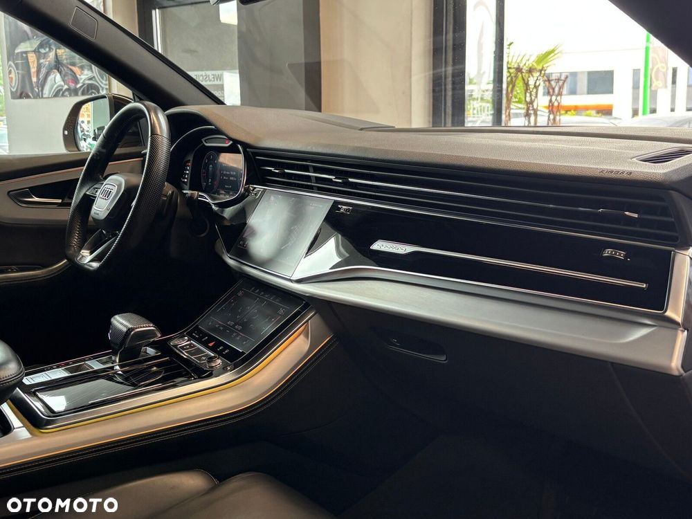 Audi Q8 - 40