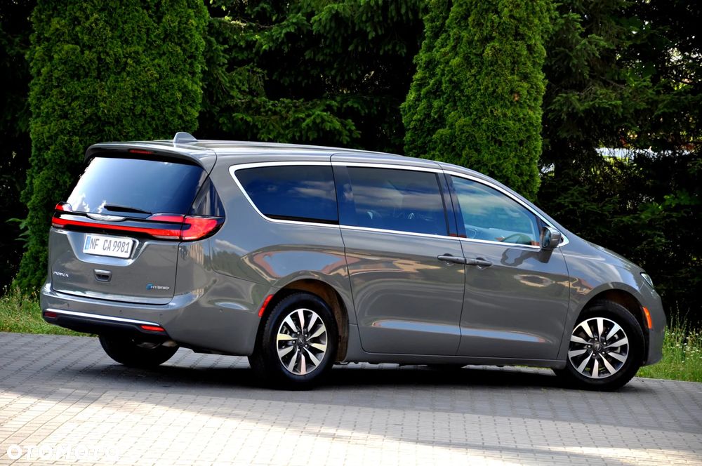 Chrysler Pacifica - 14