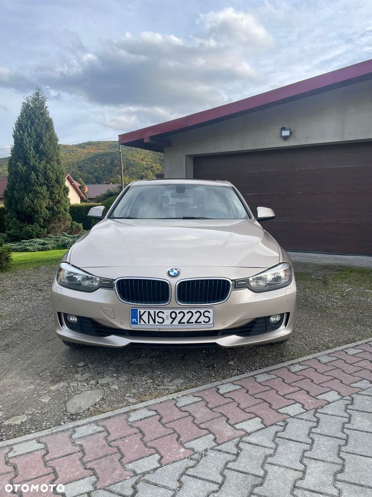 BMW Seria 3 328i xDrive Luxury Line - 19