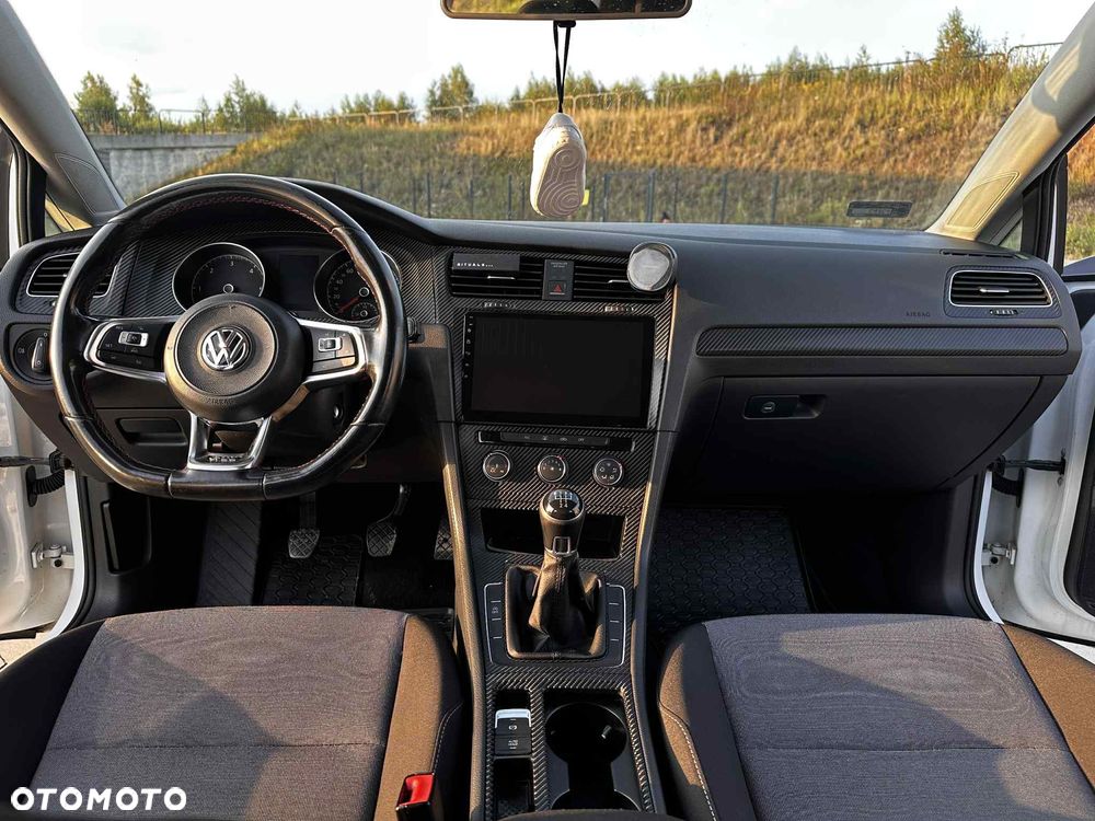 Volkswagen Golf VII 1.6 TDI BMT Comfortline - 17