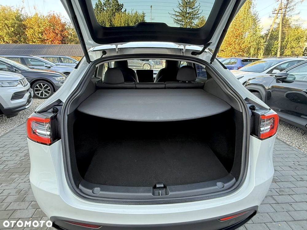 Tesla Model Y Performance AWD - 15