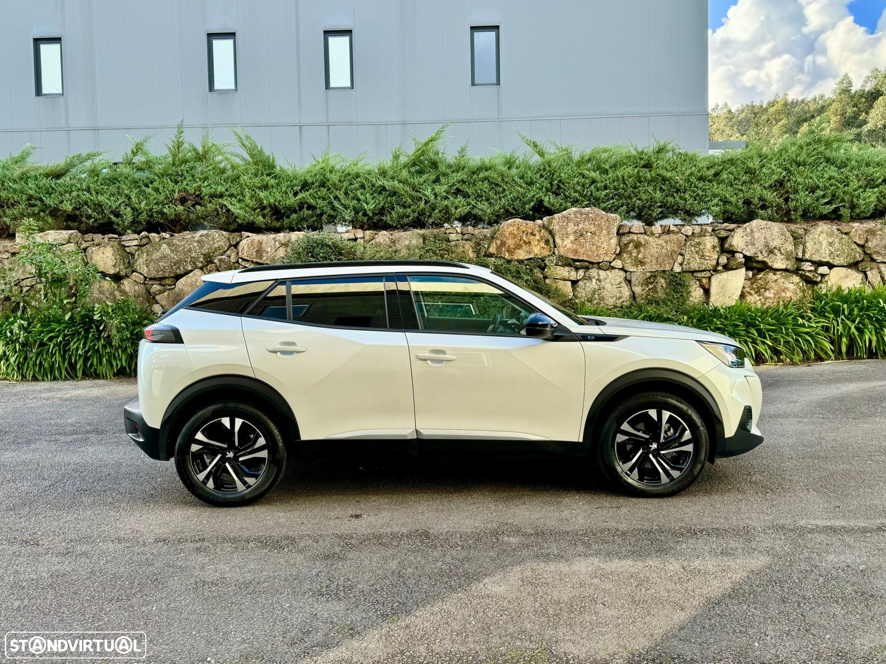 Peugeot e-2008 50 kWh Allure - 8