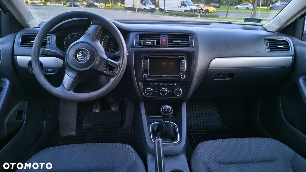 Volkswagen Jetta 1.6 TDI Comfortline - 8