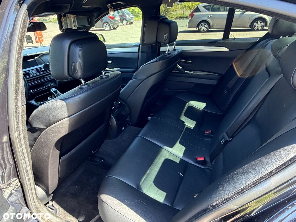 BMW Seria 5 530d xDrive - 14