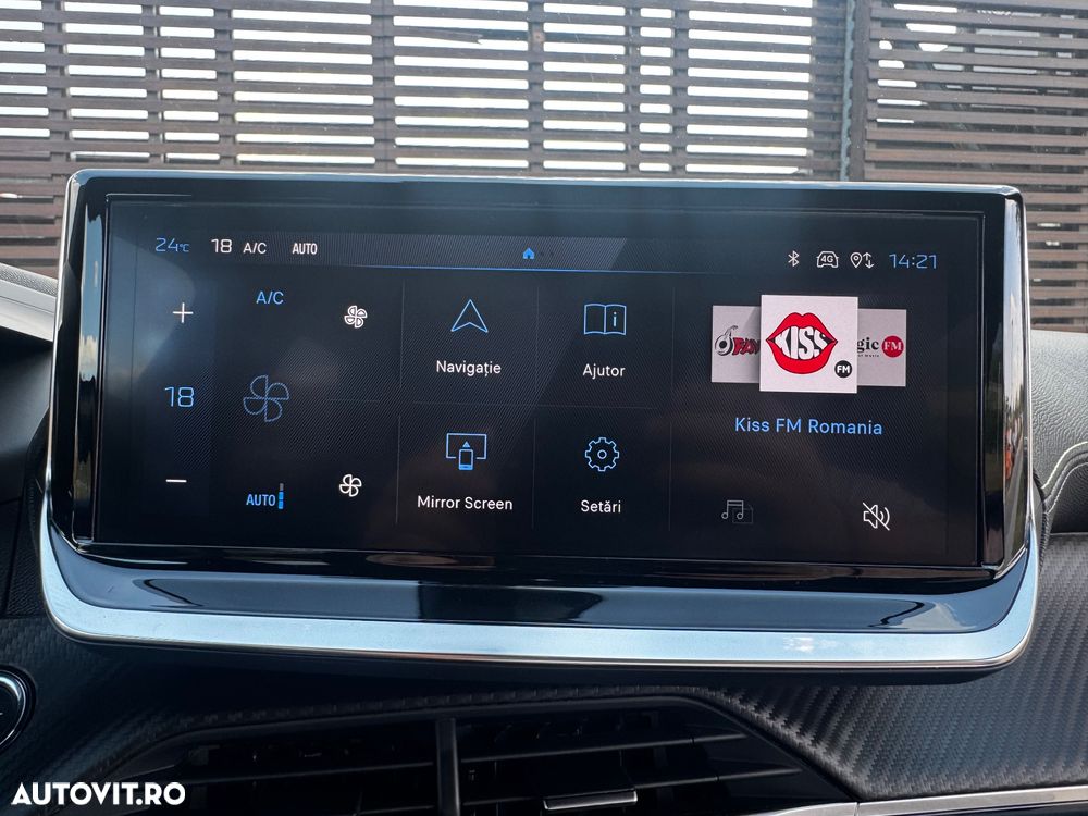 Peugeot 2008 PureTech 130 EAT8 GT - 34