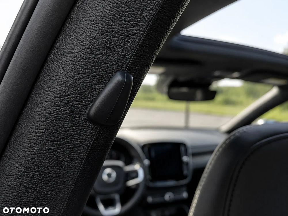 Volvo XC 40 B4 B R-Design - 31
