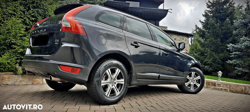 Volvo XC 60 D5 AWD Geartronic Momentum - 16