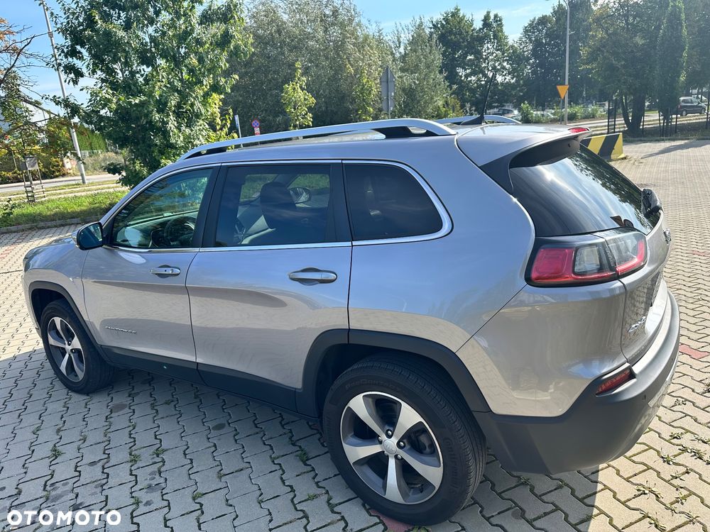Jeep Cherokee - 11