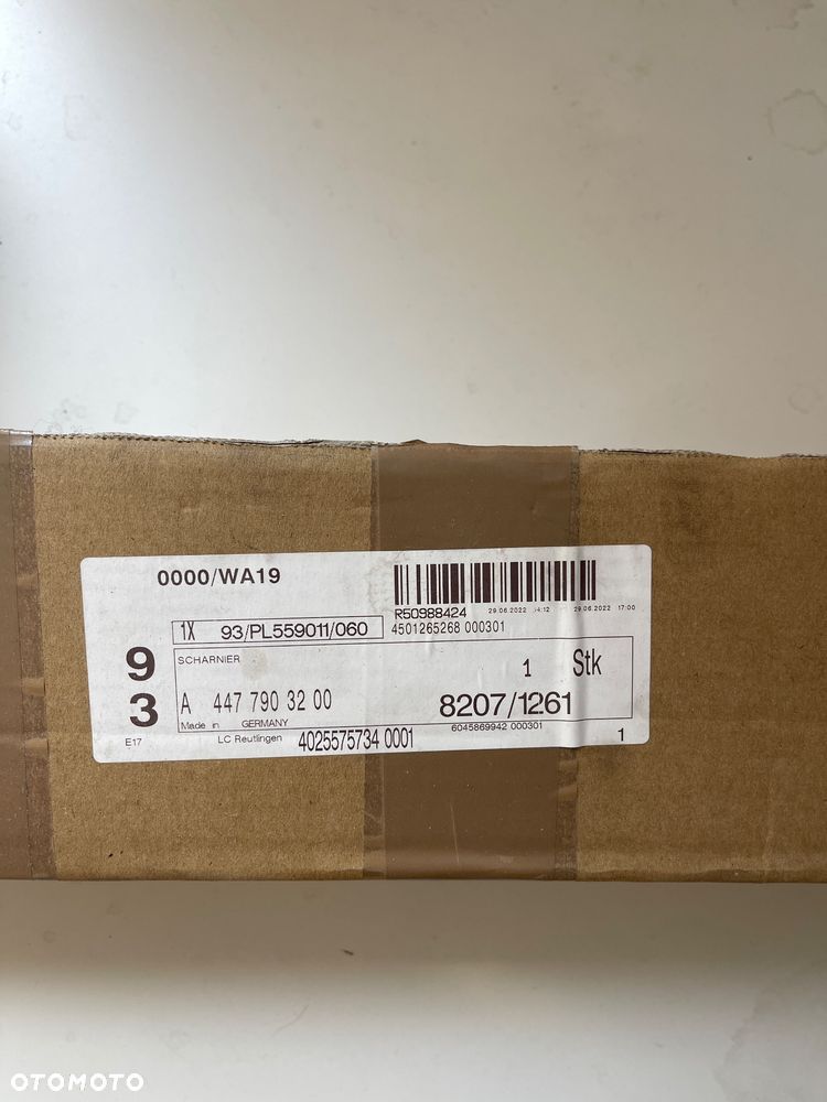 Mercedes Marco Polo W447 – zawiasy dachu podnoszonego L+P – oryginał - 3