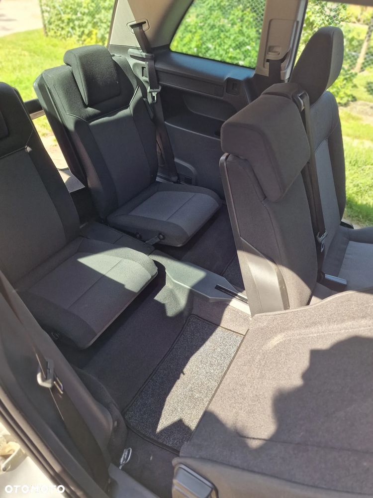 Opel Zafira - 20