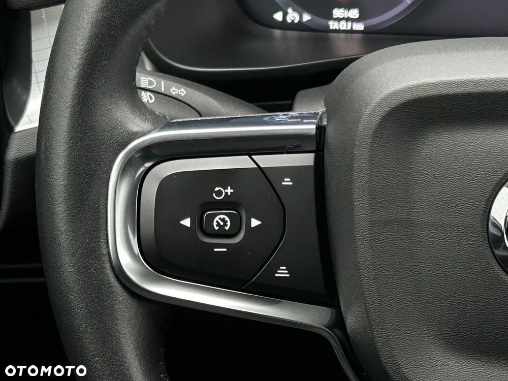 Volvo XC 40 T3 Momentum Pro - 20