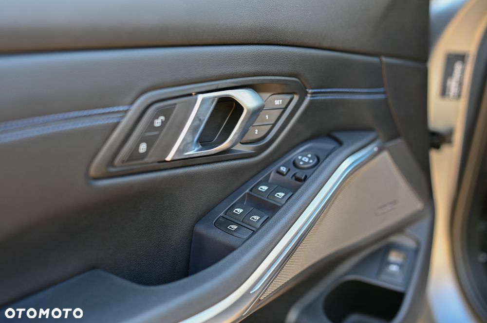 BMW Seria 3 320d xDrive M Sport sport - 15