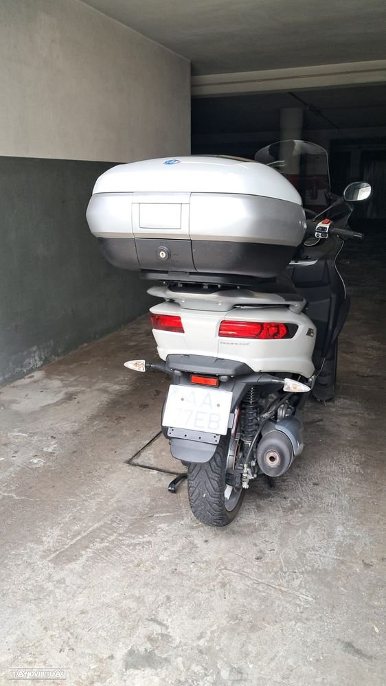 Piaggio MP3 - 7
