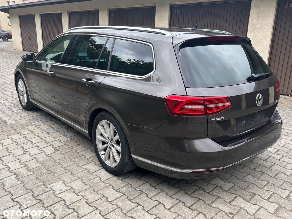 Volkswagen Passat 2.0 TDI (BlueMotion Technology) Highline - 4