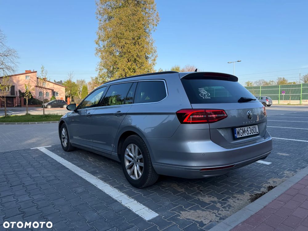 Volkswagen Passat 2.0 TDI SCR DSG Comfortline - 23