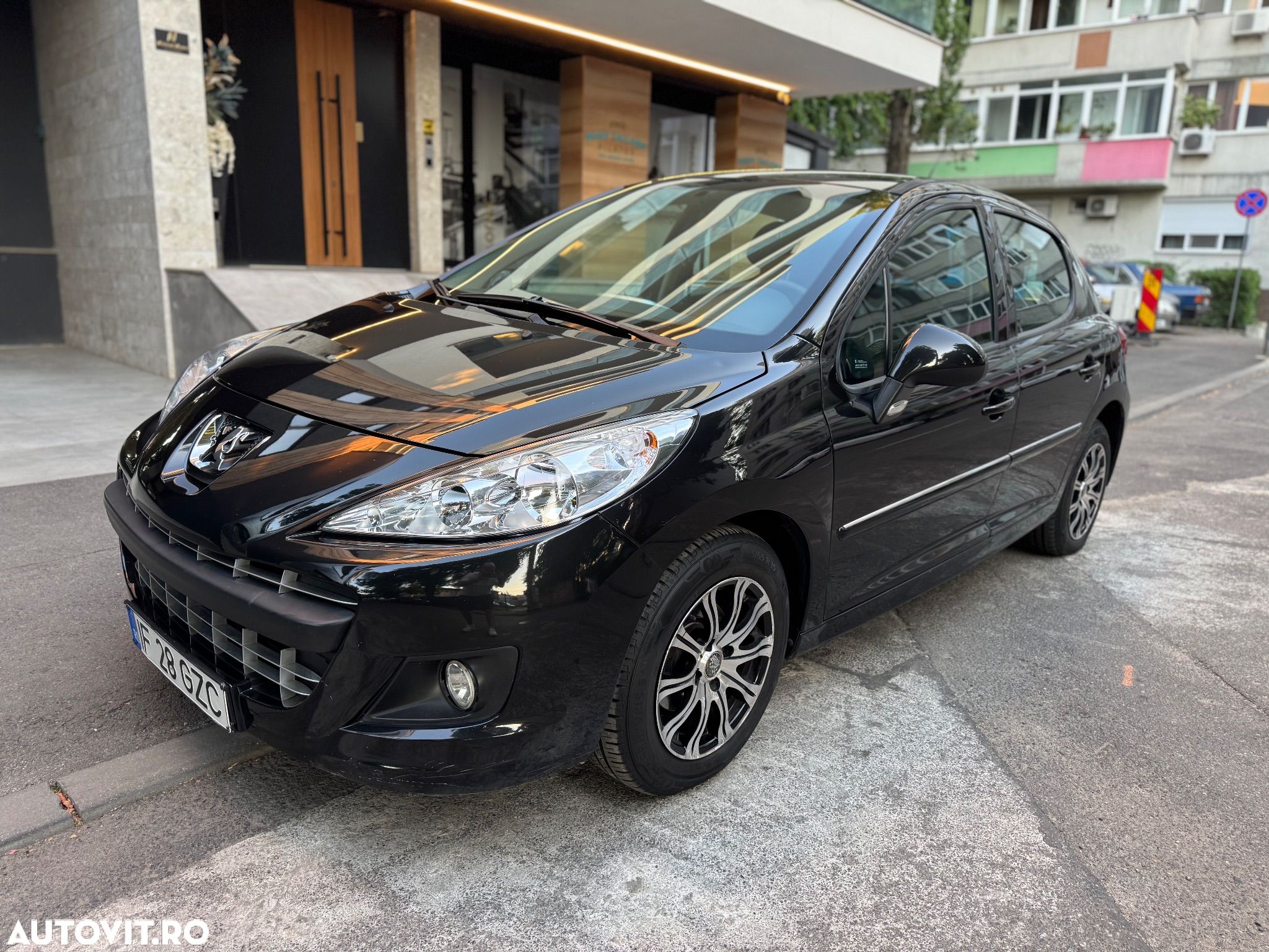 Peugeot 207 - 1