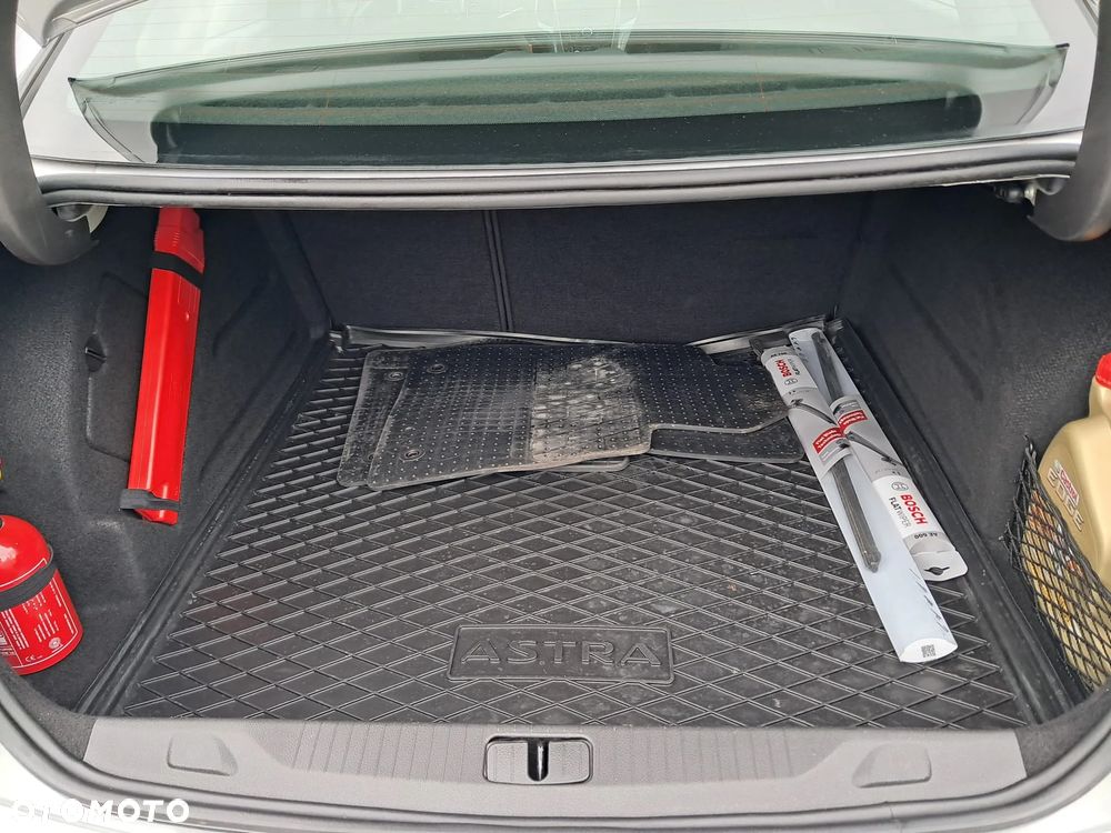 Opel Astra 1.6 Business EU6 - 26