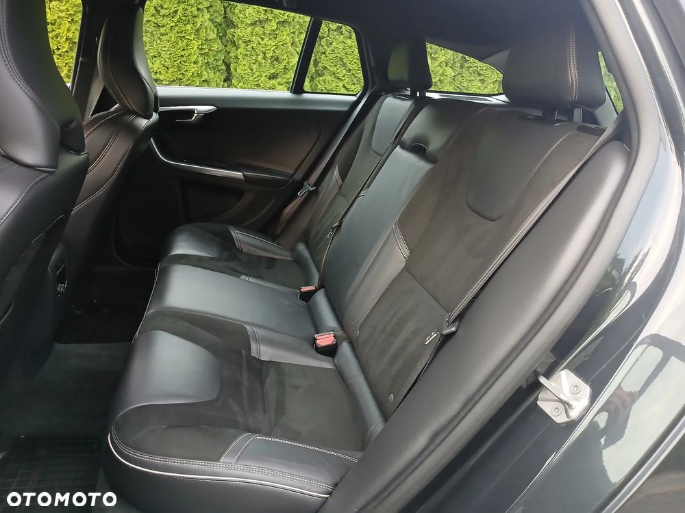Volvo V60 D3 R-Design Momentum - 23