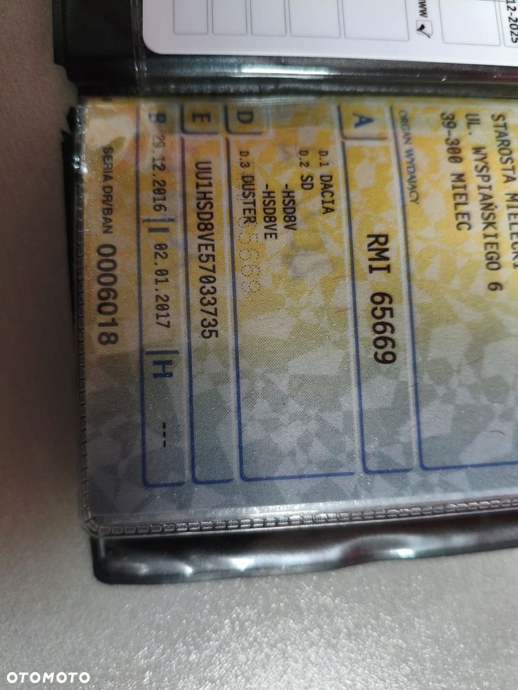 Dacia Duster 1.6 SCe Laureate S&S - 21