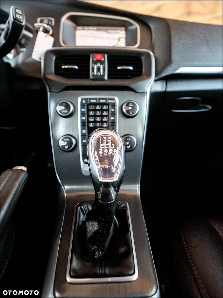 Volvo V40 D3 Summum - 23