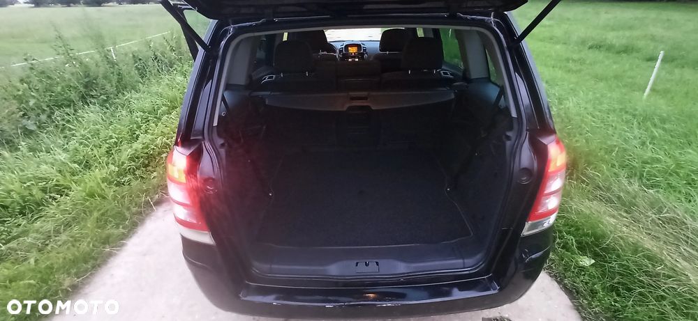 Opel Zafira 1.6 - 11
