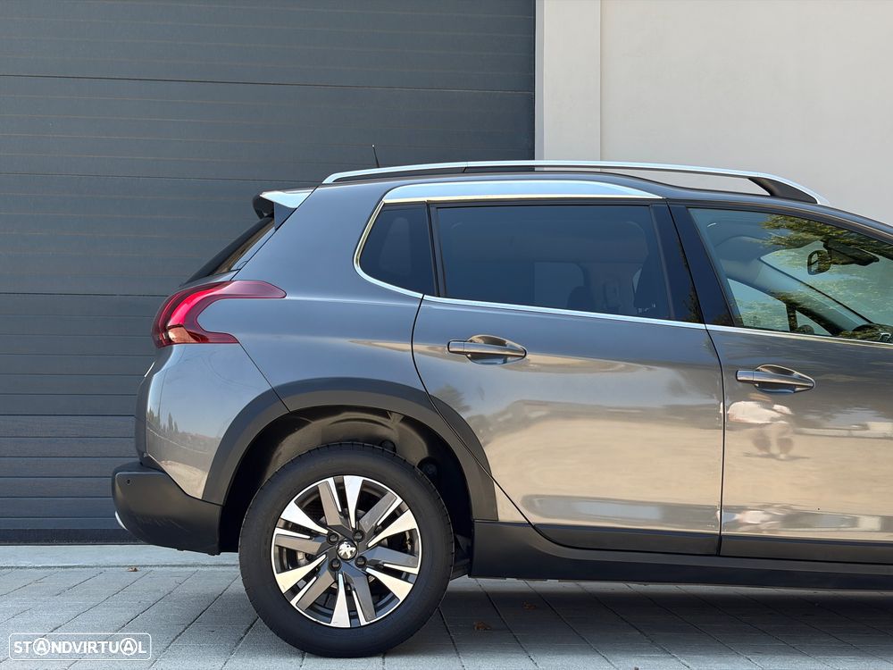 Peugeot 2008 1.2 PureTech Allure EAT6 - 9
