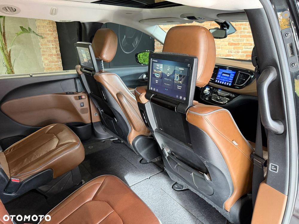 Chrysler Pacifica - 25