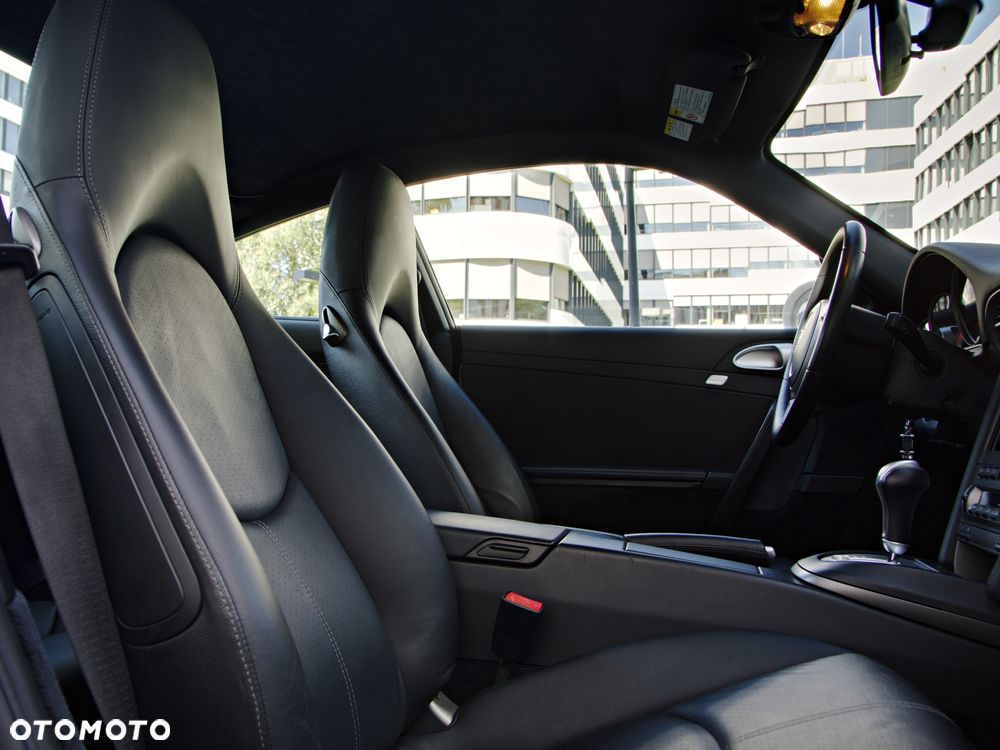 Porsche 911 Carrera 4 Tiptronic S - 25