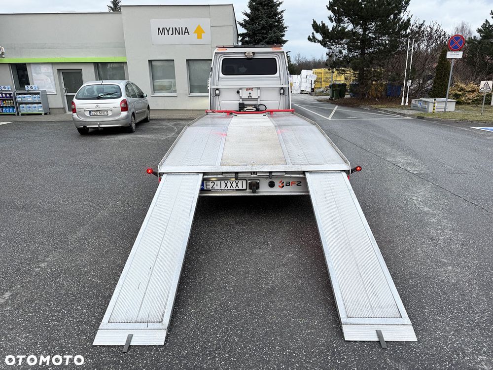 Mercedes-Benz Sprinter - 16