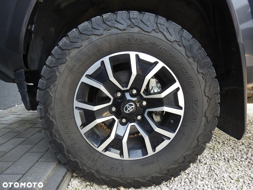 Toyota Tacoma - 19