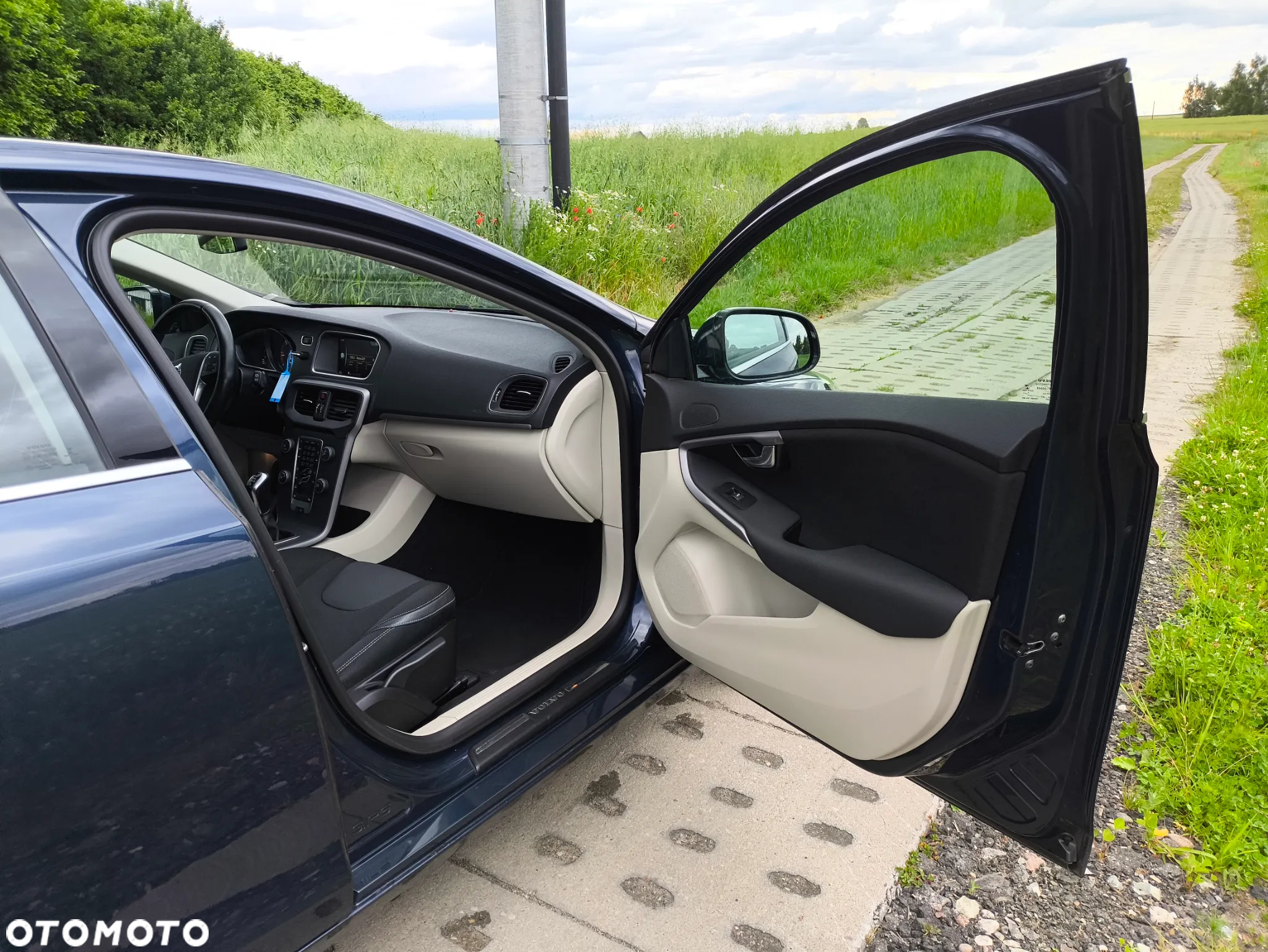 Volvo V40 D3 Momentum - 9