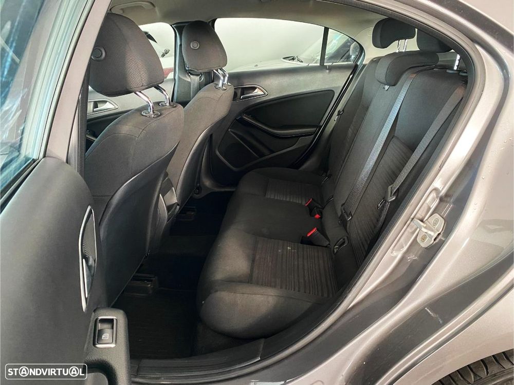Mercedes-Benz A 180 CDI BlueEFFICIENCY Edition - 8