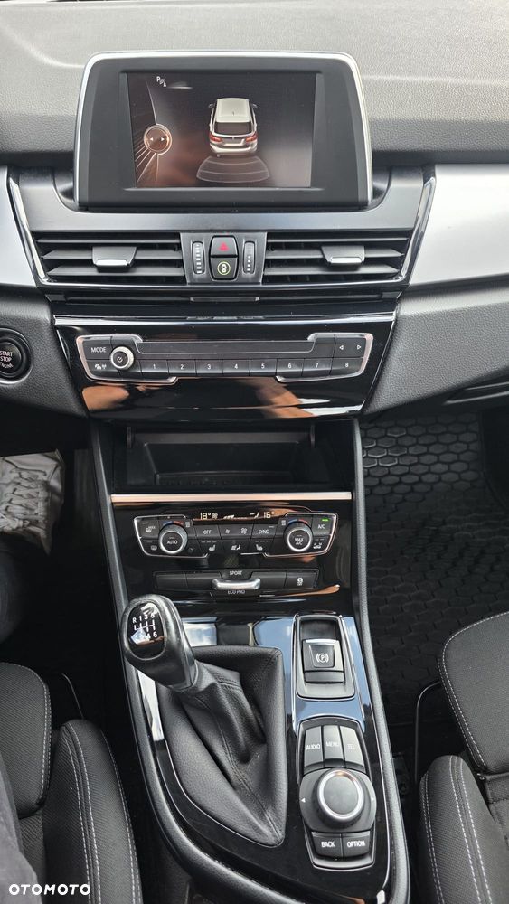 BMW Seria 2 218i - 9
