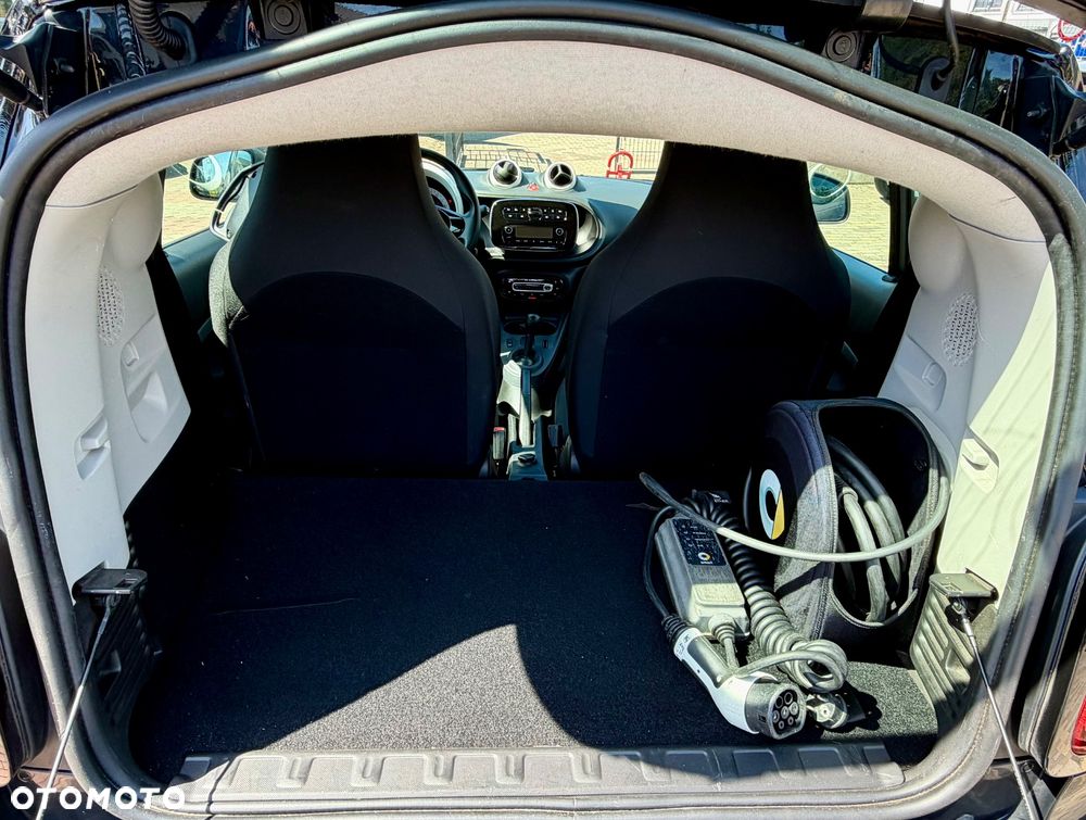 Smart Fortwo EQ - 12