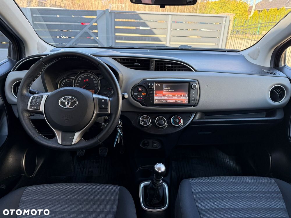Toyota Yaris 1.33 VVT-i Executive - 12