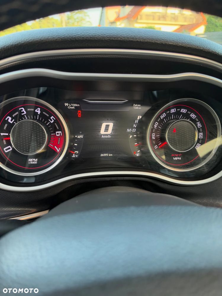 Dodge Challenger - 12