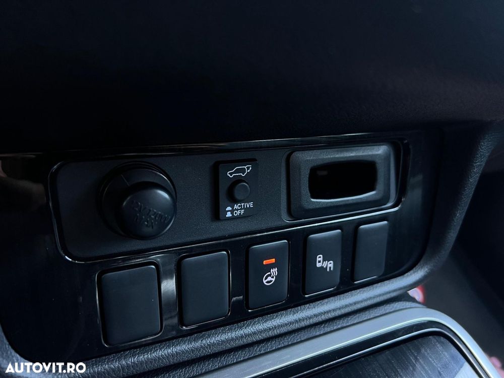 Mitsubishi Outlander - 19