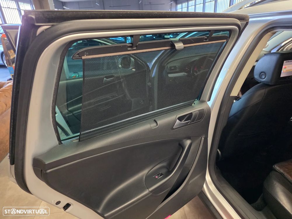 VW Passat Variant 2.0 TDi Highline DSG - 36