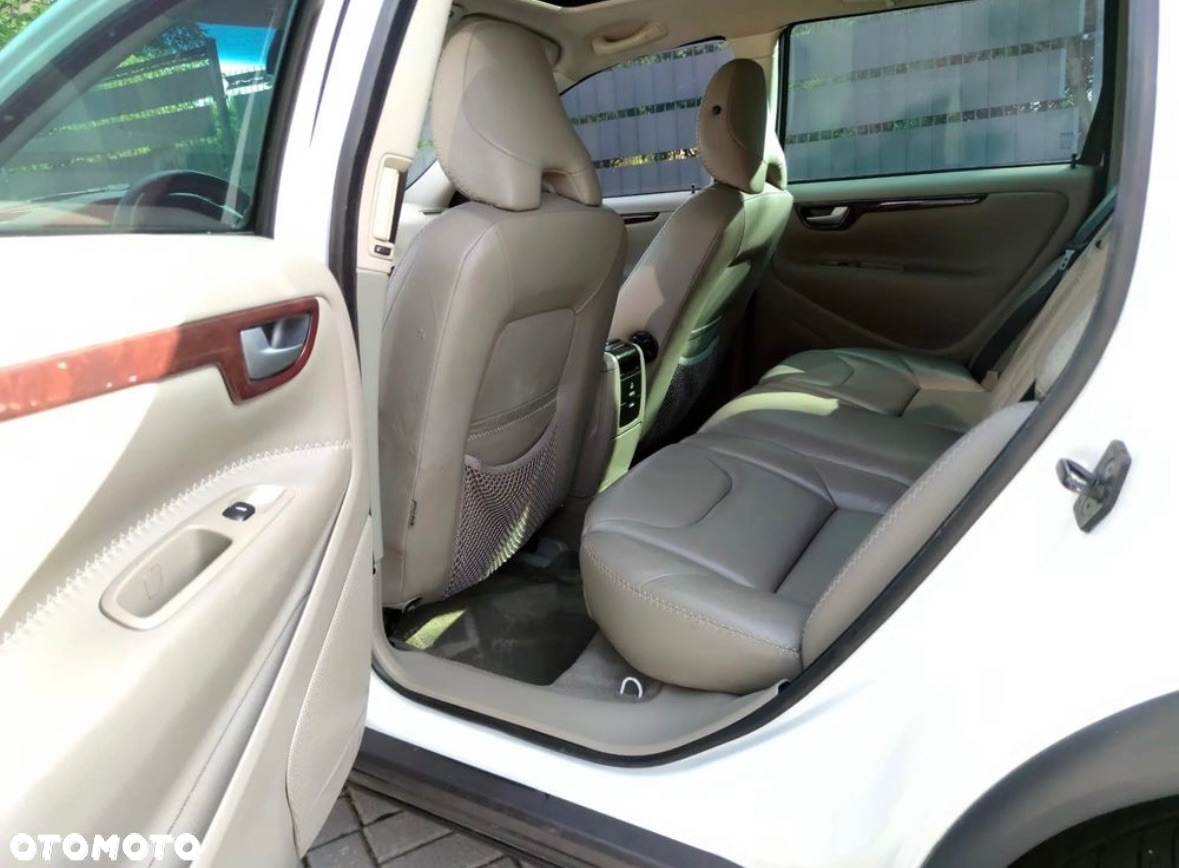 Volvo XC 70 AWD Momentum - 20