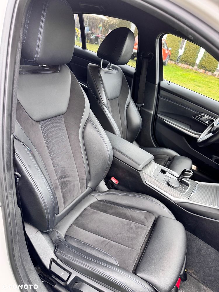 BMW Seria 3 318d M Sport Shadow - 11