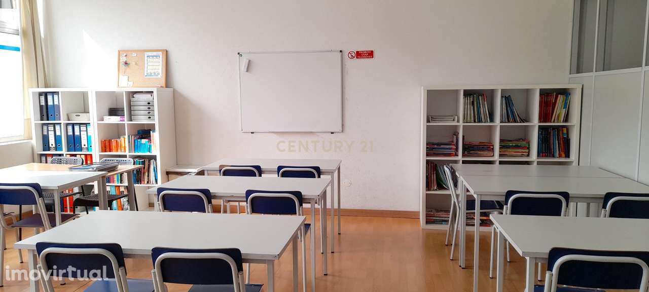 Grandioso Centro de Estudos em pleno funcionamento com diversos serviç - Grande imagem: 3/30