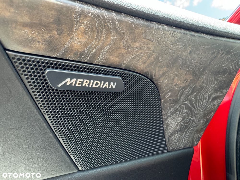 Jaguar XE 2.0 T R-Sport - 9