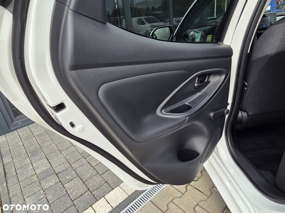 Toyota Yaris 1.5 Comfort - 24