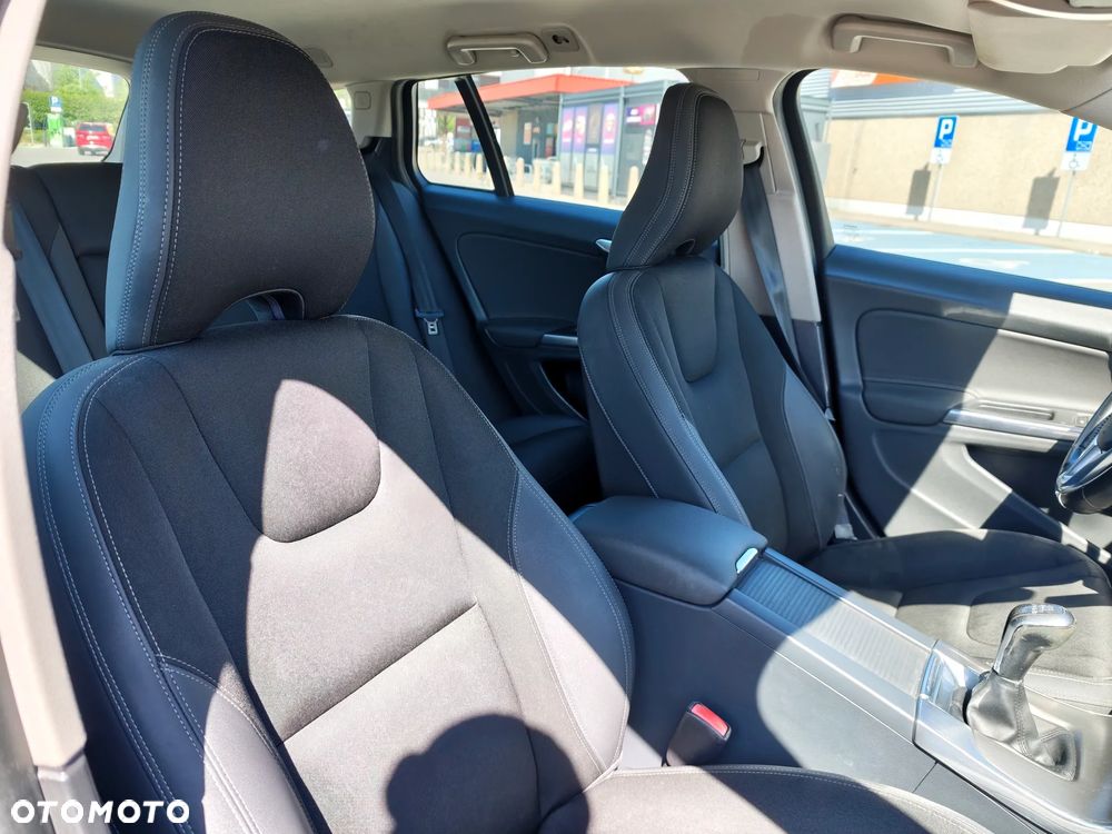 Volvo V60 D4 Drive-E Momentum - 15