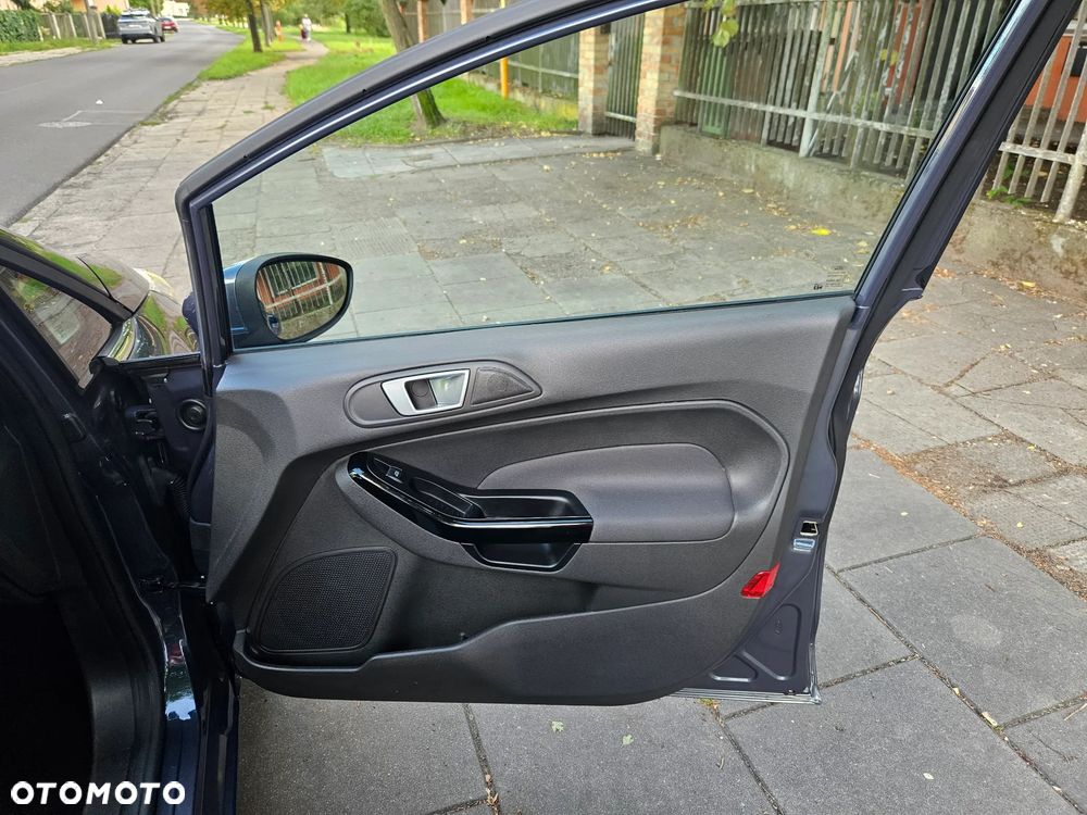 Ford Fiesta 1.25 Champions Edition - 14
