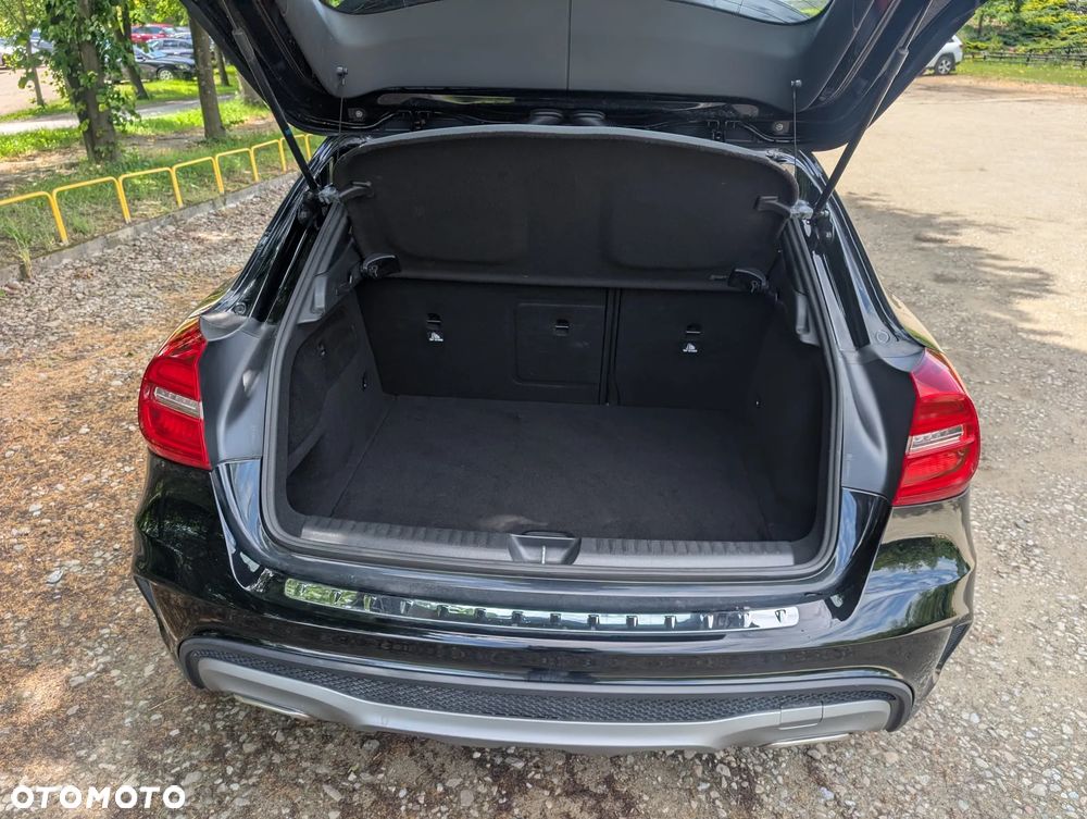 Mercedes-Benz GLA 180 d 7G-DCT AMG Line - 7