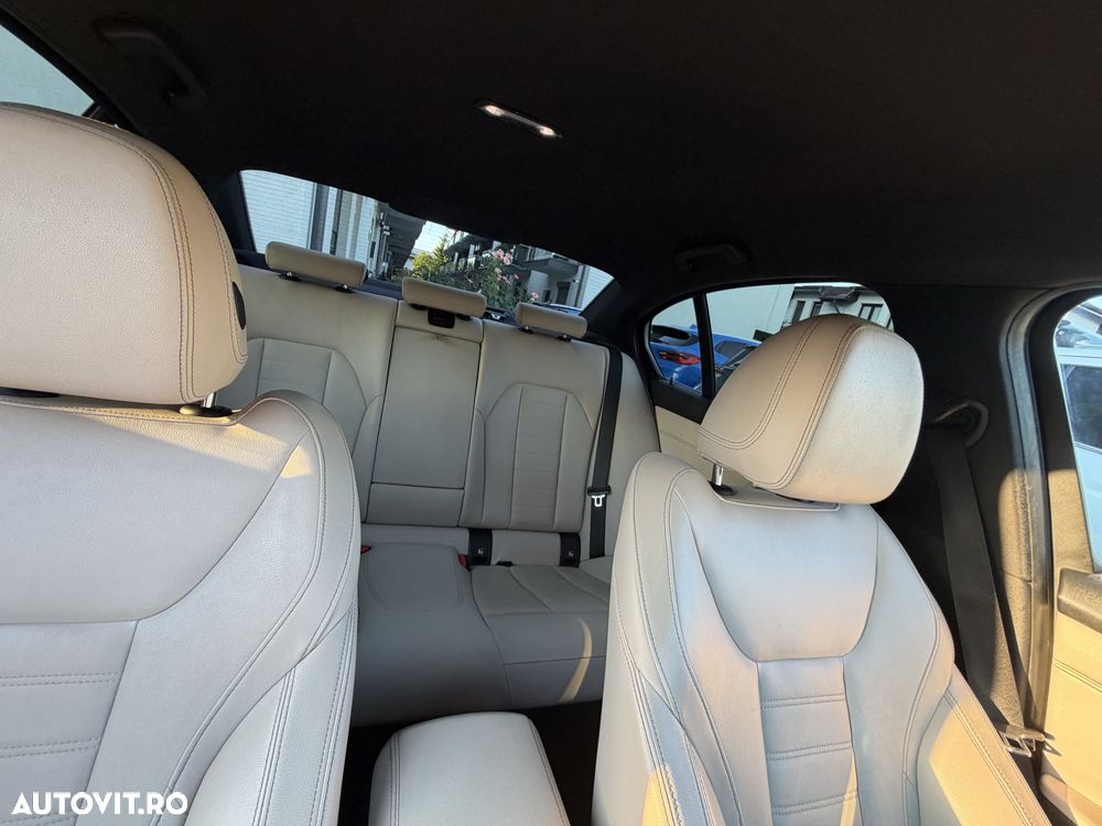 BMW Seria 3 320d xDrive AT M Sport - 12